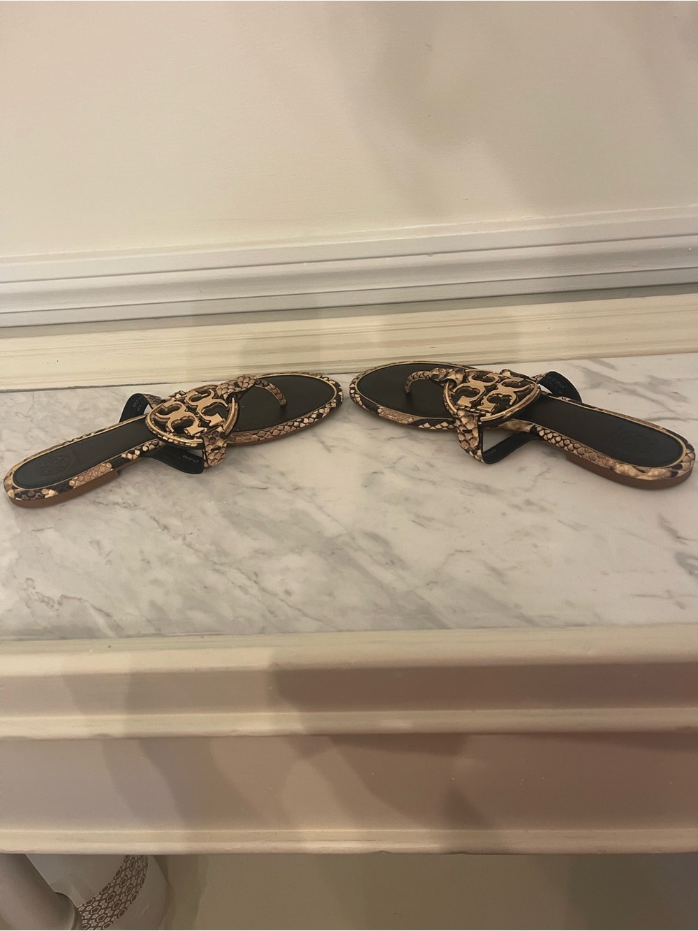 Tory Burch Black & Gold Snake-Print Logo Thong Sandals - Picture 10 of 16